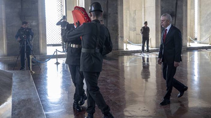 KKTC’nin Ankara Büyükelçisi Korukoğlu, Anıtkabir’i ziyaret etti